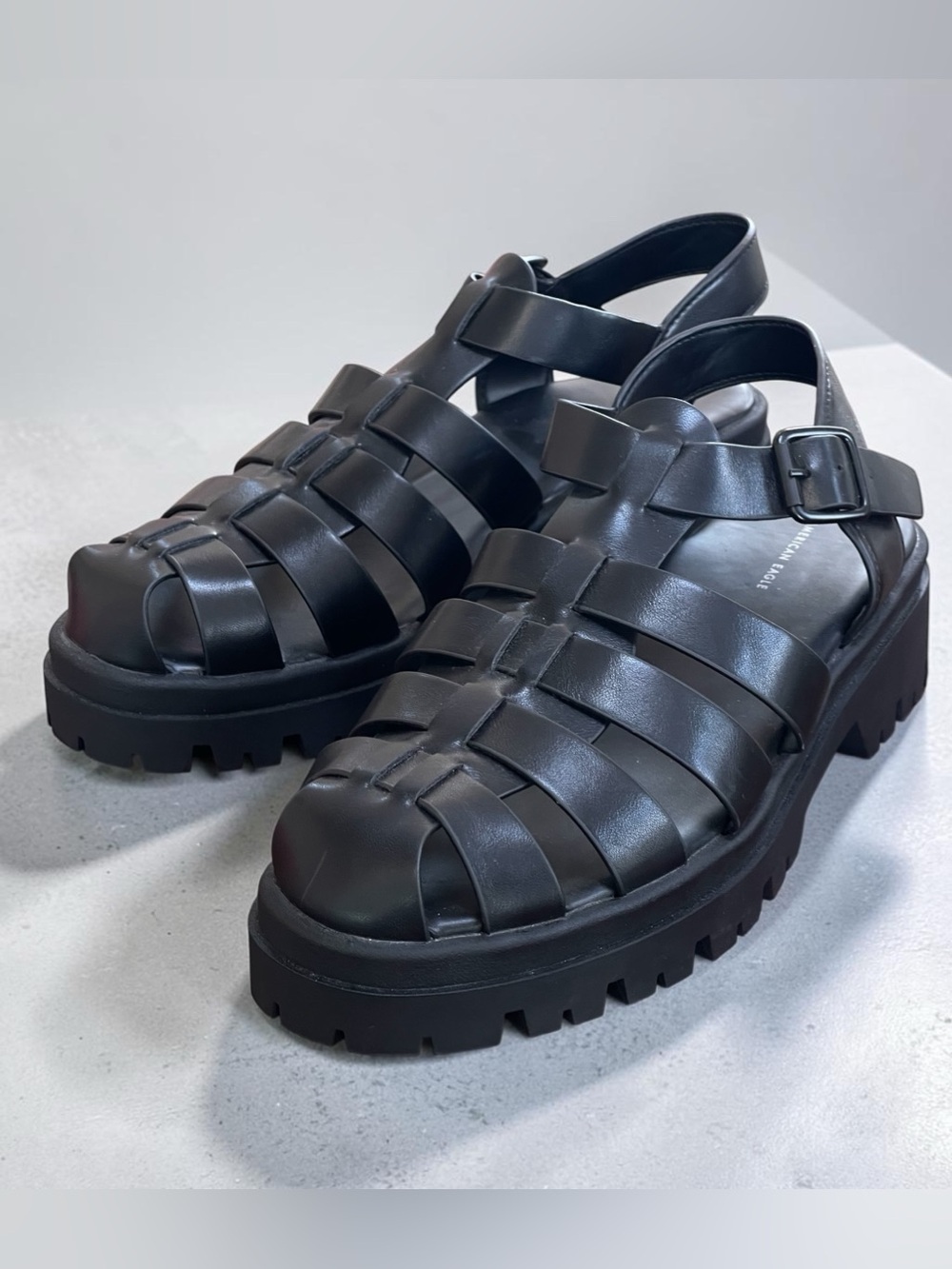 American Eagle Outfitters Black Chunky Fisherman-Style Sandals